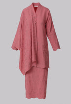 Shazea Kurung dalam Powder Pink Violet