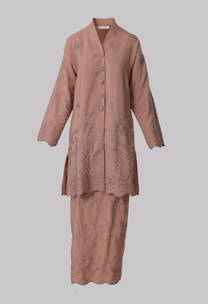 Shazea Kurung dalam Powder Pink Violet