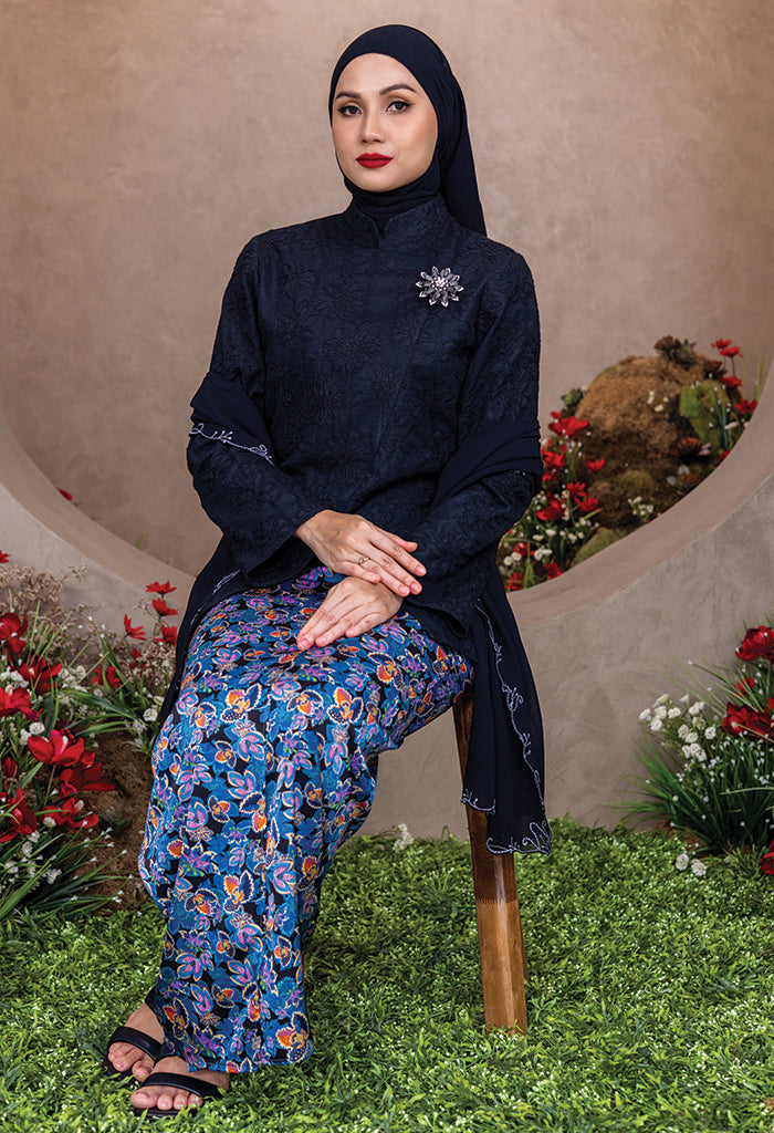 Black/Persian Blue