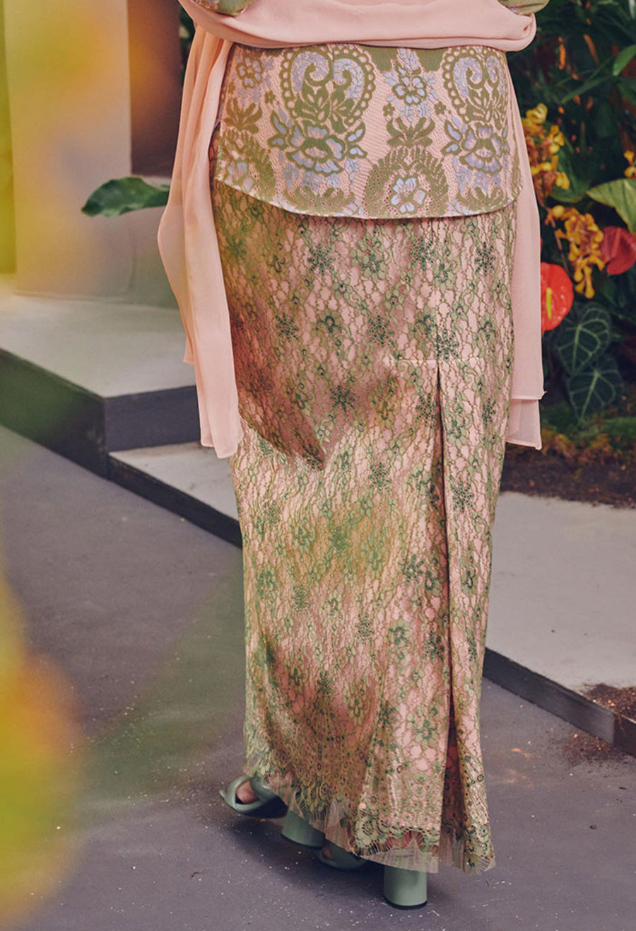 Zaitun Kebaya in Moss Green